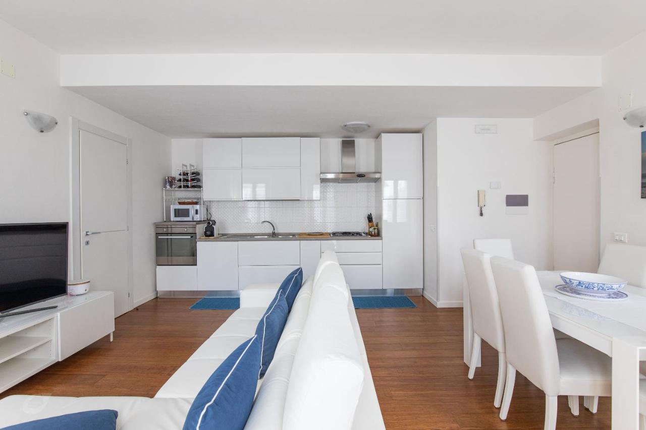 Elena House White Apartment Viareggio Buitenkant foto